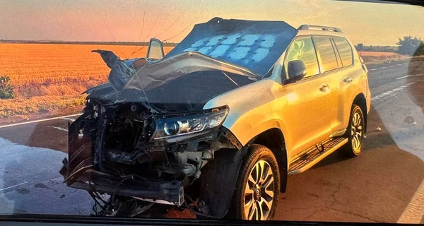 Российский дрон попал в автомобиль главного раввина Херсона, когда тот ехал с семьей