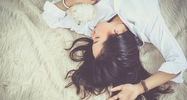 Почему в жару хочется спать: популярные причины и советы