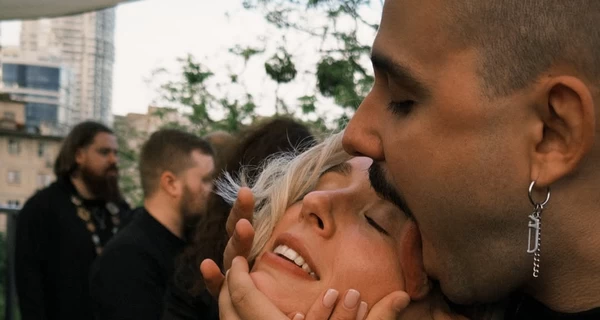 Рэпер OTOY объявил о своей свадьбе со сцены Atlas Festival