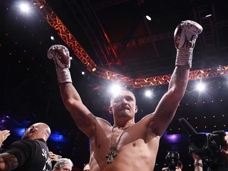 WBO зобов'язала Усика провести обов'язковий захист титулу проти Паркера