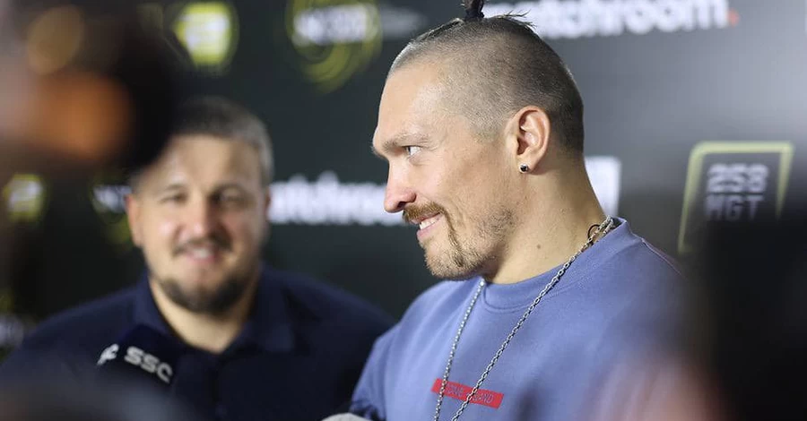 На Atlas Festival боксерські рукавички Усика продали за 400 тисяч гривень