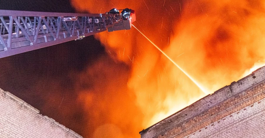 Зеленський повідомив про 2 загиблих та 15 постраждалих внаслідок нічної російської атаки