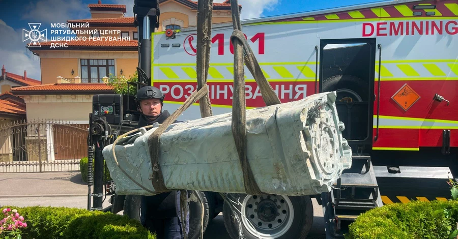 В Киеве возле жилого дома выявили боевую часть российской ракеты Х-69