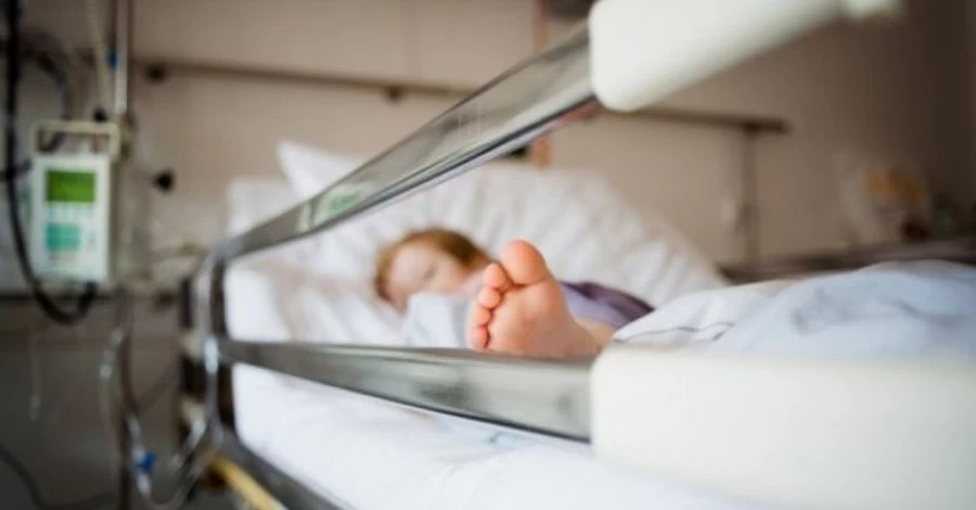Во Львове медики спасают одномесячную девочку с менингитом