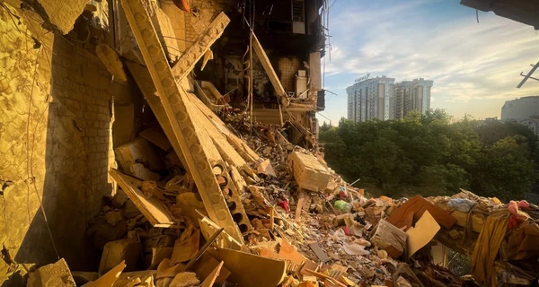 Россияне массово атаковали Одессу: разрушена девятиэтажка, есть угроза обрушения конструкций