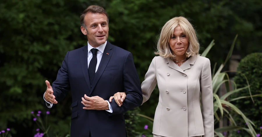 Супруги Макрон подали в суд на блогера, который утверждал, что первая леди Франции 