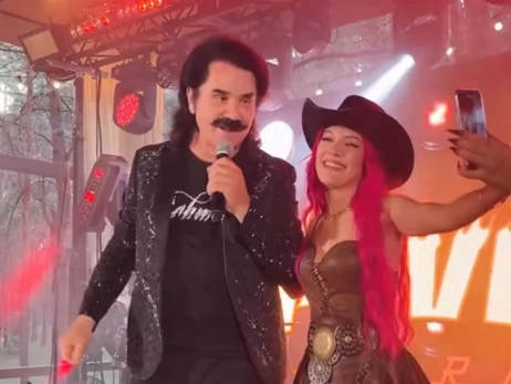 Вечеринка на 3 миллиона: Козловский, Никитюк и Зибров выступили на дне рождения блогера Candy Superstar 