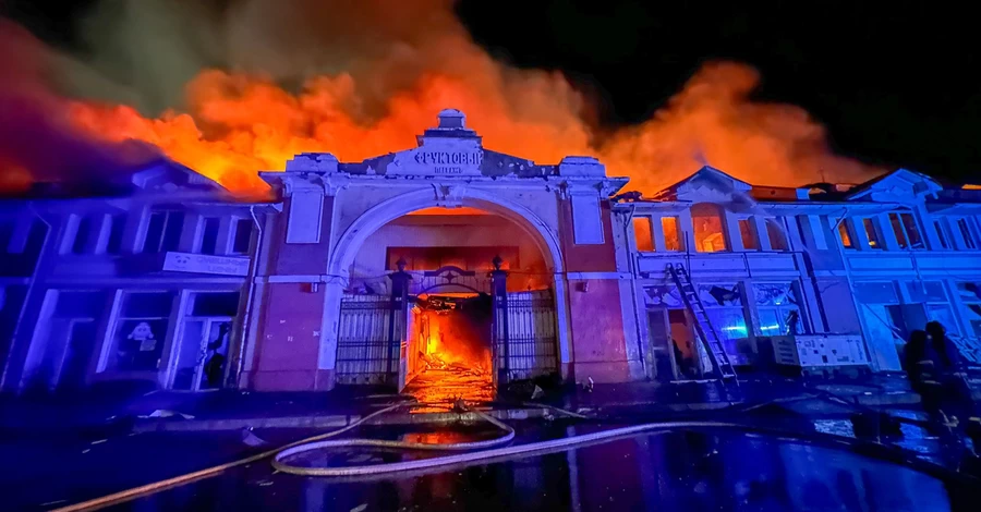 Во время обстрела Одессы пострадали Воронцовский дворец и отель 