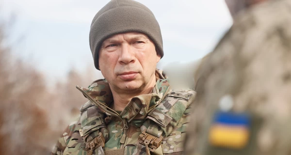 60 лет Александру Сырскому: чем может гордиться главком ВСУ и за что его критикует Безуглая