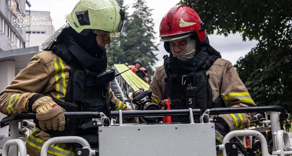 В Харькове после ночной атаки минимум 6 раненых, пострадали также спасатели