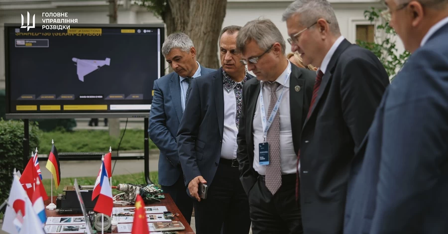 ГУР показало дипломатам доказательства наличия западных компонентов в дронах РФ