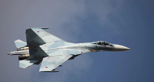 В России уничтожен самолет СУ-27УБ - разведка рассказала подробности