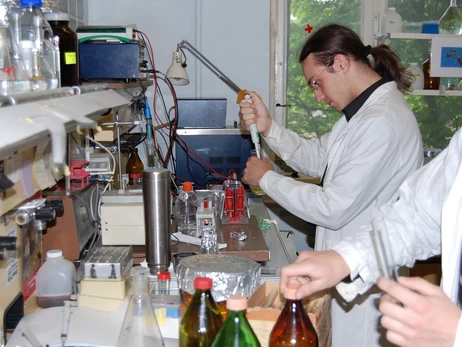 Міносвіти озвучило середню зарплату науковців в Україні. Спойлер - вона дуже низька