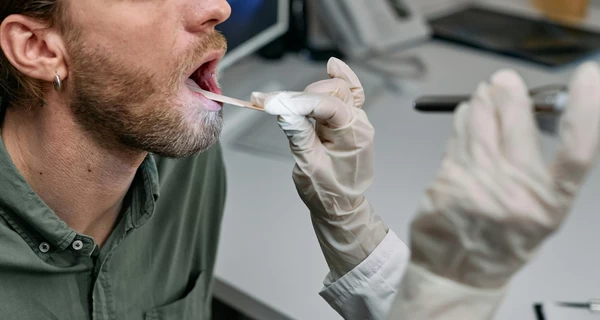 Почему болит горло летом и что с этим делать - советует ЛОР