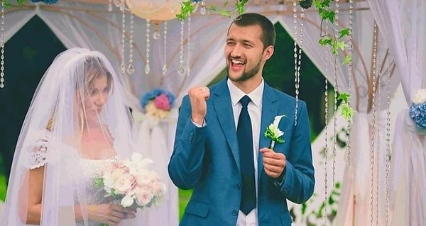 Алена Омаргалиева показала редкие снимки со свадьбы с мужем