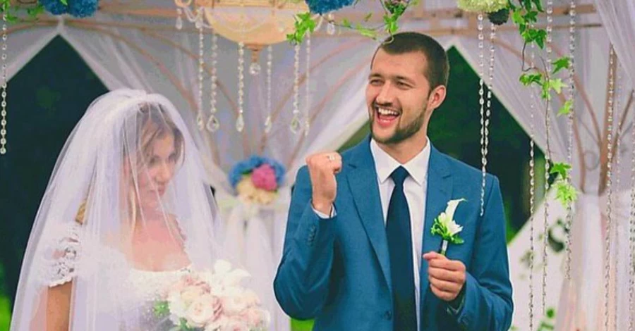 Алена Омаргалиева показала редкие снимки со свадьбы с мужем