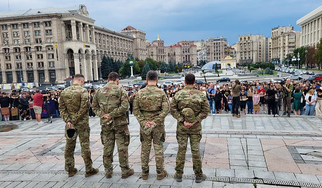 На Майдані Незалежності у Києві вшанували військовополонених, яких росіяни вбили в Оленівці
