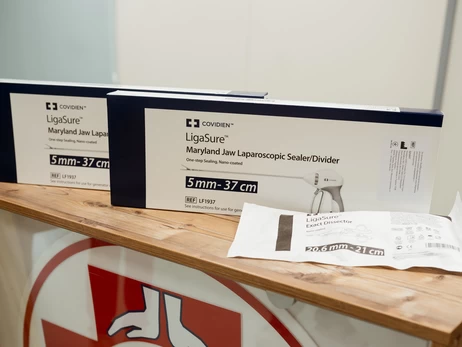 «Охматдет» получил новое хирургическое оборудование от Фонда Андрея Матюхи и Good Donations