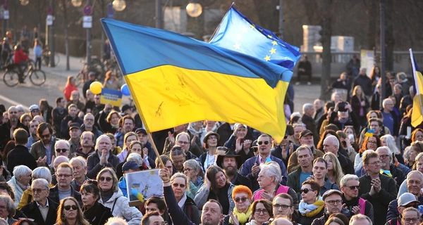 Трамп заявил, что украинским беженцам разрешат остаться в США до конца войны