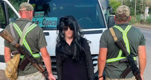 В Одесской области пограничники задержали уклониста в черном платье и парике