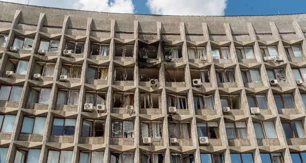 Россия третий раз за неделю атаковала дроном здание Сумской ОГА