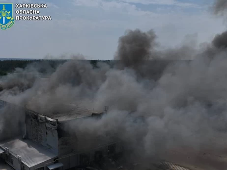  Число раненых в результате удара РФ по пригороду Харькова возросло, среди них спасатели  