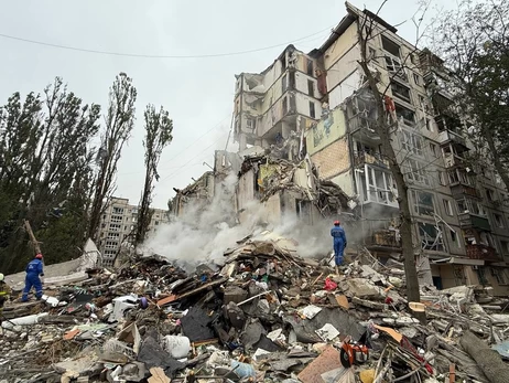 Нічний обстріл Києва: кількість загиблих від російського удара збільшилась до 8, серед них дитина