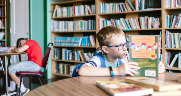 Месяц до школы: заниматься с ребенком или оставить в покое - мнение психологов