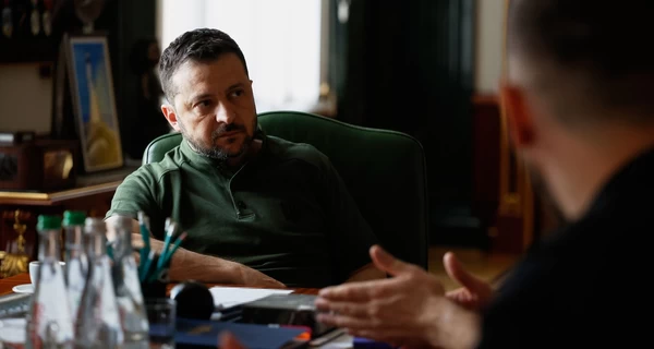 НАБУ и САП поймали на взятке нардепа, главу горадминистраци и военных, - Зеленский