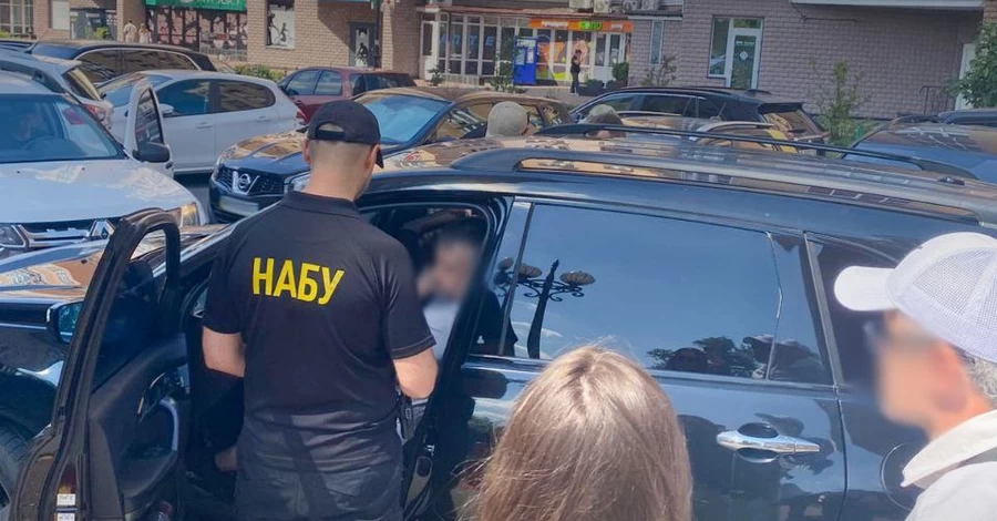 Серед викритих НАБУ та САП – нардеп Кузнєцов та екс-глава Луганщини Гайдай