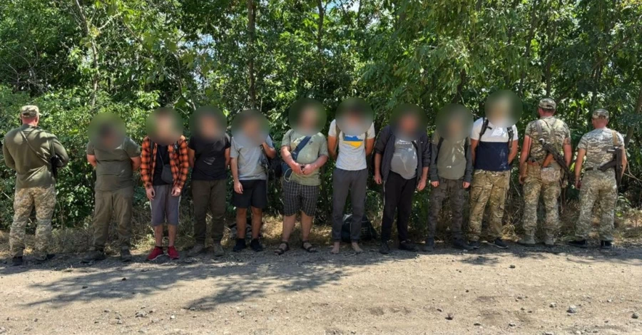 Під Молдовою затримали дев'ять уклоністів, які три доби йшли до кордону