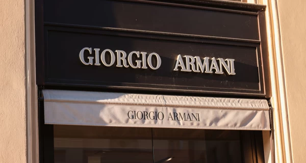 Бренд Armani оштрафовали на 3,5 миллиона долларов за ложные заявления о 