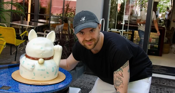 Кацурин освятил свой львовский ресторан после массового отравления и готовит его к открытию