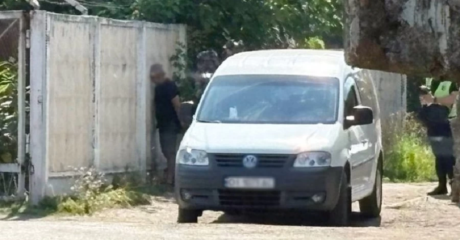 У Черкасах чоловік з гранатою намагався взяти у заручники представників ТЦК