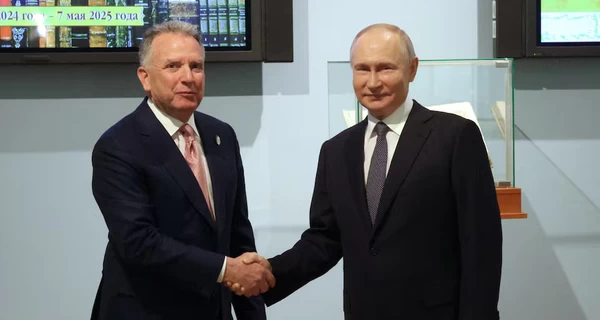 Самолет спецпредставителя Трампа Стива Уиткоффа приземлился во 