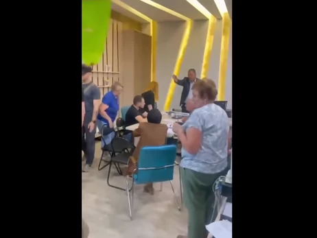 Мер Франківська пояснив, чому кілька разів назвав чоловіка “довб***бом”