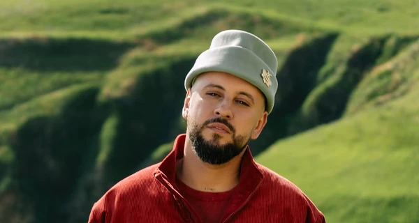 MONATIK впервые засветил на фото лицо 7-месячного сына