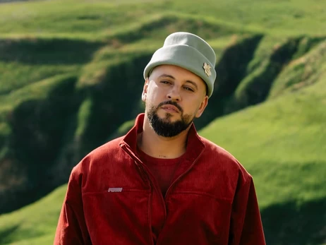 MONATIK впервые засветил на фото лицо 7-месячного сына