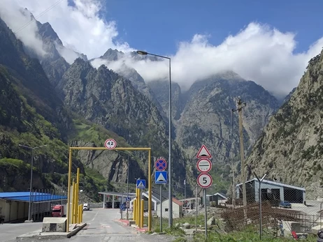 Українці, які застрягли на кордоні Грузії та РФ, оголосили голодування