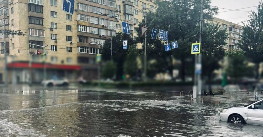 Киев аномально залило – за день в столице выпала полумесячная норма осадков