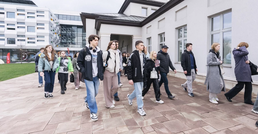 Від 18 до 370 тисяч гривень за курс – скільки коштує вчитися за контрактом у 2025 році