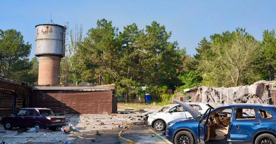 Авіаудар по базі відпочинку біля Запоріжжя: в лікарні - 8 поранених, двоє у критичному стані 