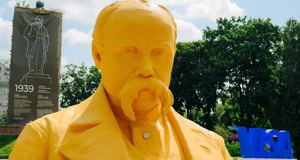 В центре Киева установили пятиметровый бюст Шевченко - это временная инсталляция