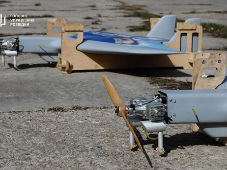 Дроны ГУР уничтожили десантный катер РФ и базу ПВО в Крыму 