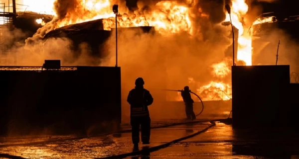 Россия ударила по азербайджанской нефтебазе SOCAR в Украине: есть раненые