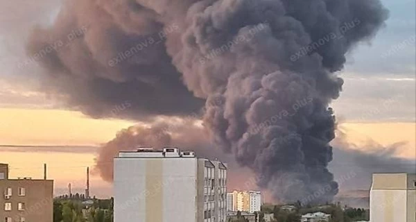 В российском Саратове раздавались мощные взрывы, дроны атаковали крупный НПЗ