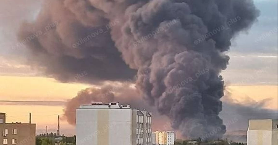 У російському Саратові лунали потужні вибухи, дрони атакували великий НПЗ