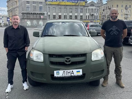 Ім'ям Ліни Костенко назвали авто, яке вона купила для бригади Сергія Жадана