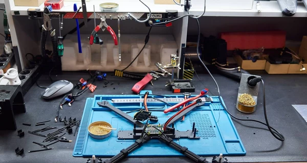 Украинские инженеры создали уникальный дрон с искусственным интеллектом 