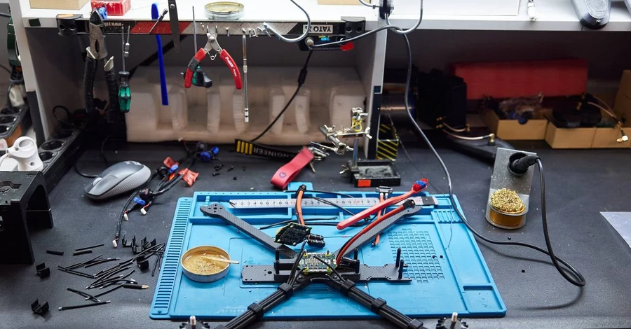 Украинские инженеры создали уникальный дрон с искусственным интеллектом 